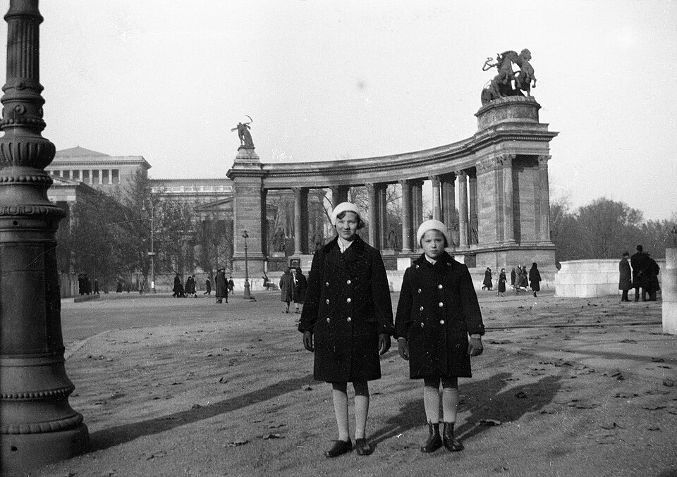 Heroes' Square 3