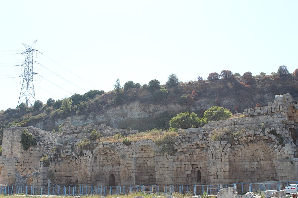 Perge 4
